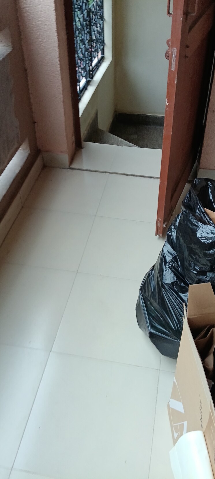  Parking, rwa-apartments-sector-20 1.5 Bedroom 750 Sq.Ft. Apartment In Sector 20 Noida 9022223