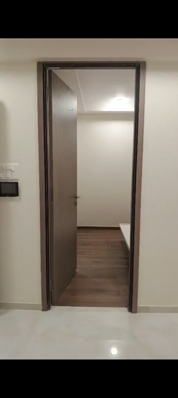 Room in 1 BHK Apartment at Gurukrupa Sharanam, Dahisar East – for Rent
