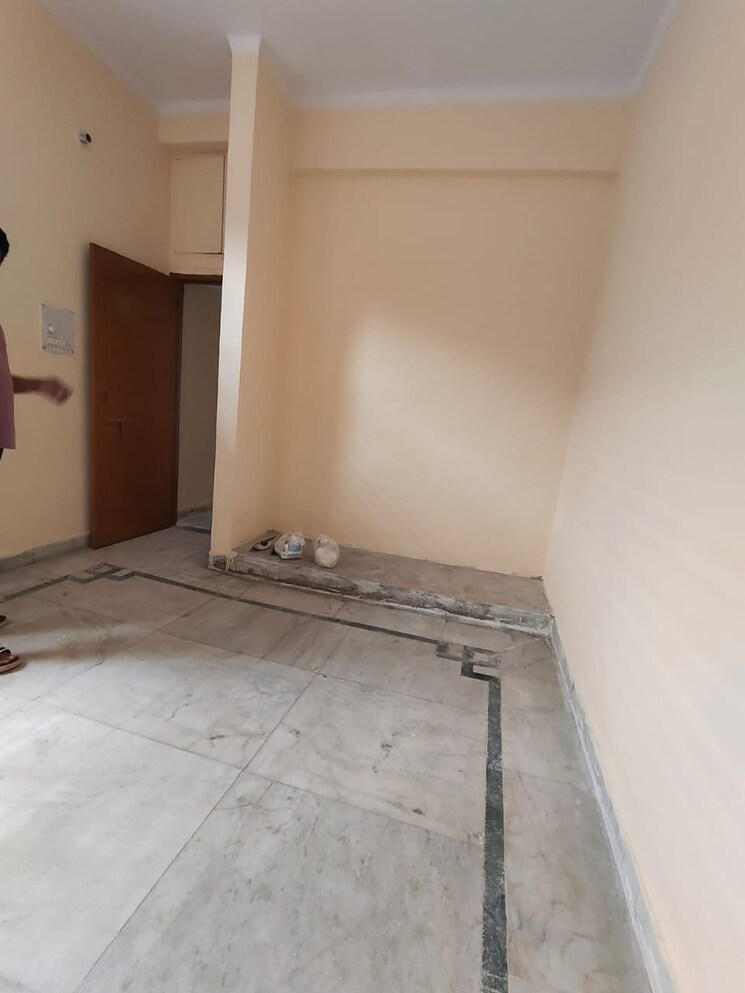 Room, beta ii greater noida 1.5 Bedroom 60 Sq.Mt. Independent House In Beta Ii Greater Noida Greater Noida 9022235