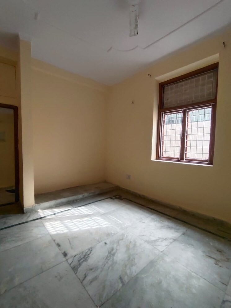 Room, beta ii greater noida 1.5 Bedroom 60 Sq.Mt. Independent House In Beta Ii Greater Noida Greater Noida 9022235