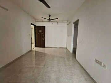 Room in 1.5 BHK Apartment at Lodha Palava City Lakeshore Greens, Dombivli East – for Rent