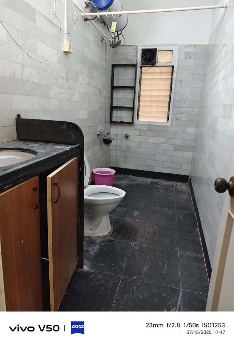 Attached Bathroom, koregaon park 2 Bedroom 1100 Sq.Ft. Apartment In Koregaon Park Pune 9022252