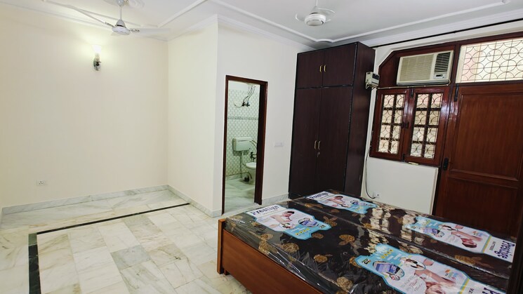 Bedroom, east of kailash 3 Bedroom 155 Sq.Yd. Builder Floor In East Of Kailash Delhi 9022338