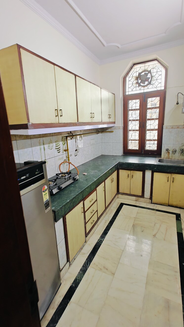 Kitchen, east of kailash 3 Bedroom 155 Sq.Yd. Builder Floor In East Of Kailash Delhi 9022338