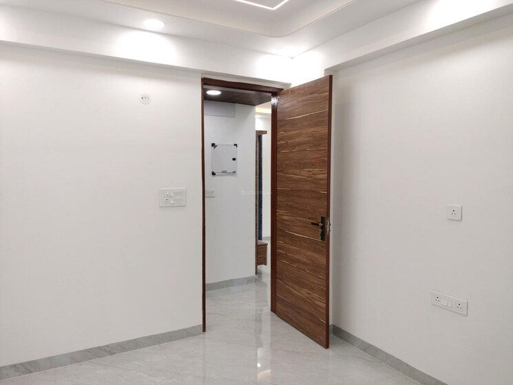 Room, sector 6 dwarka 3 Bedroom 1800 Sq.Ft. Apartment In Sector 6 Dwarka Delhi 8959621