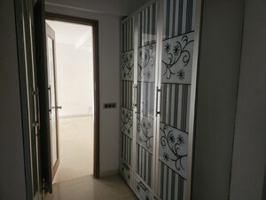 Building Lobby in 6 BHK Villa at Sector 39 – for Sale