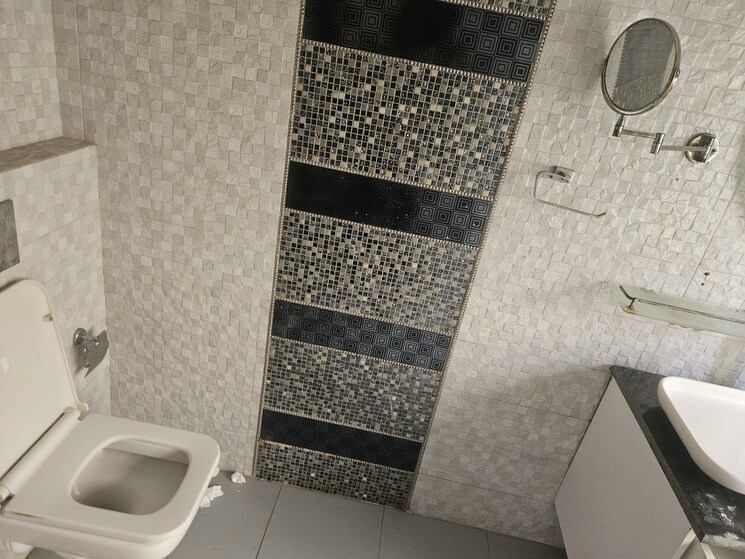 undefined, sector 39 6 Bedroom 182 Sq.Mt. Villa In Sector 39 Noida 9022307