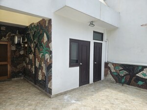 Room in 6 BHK Villa at Sector 39 – for Sale