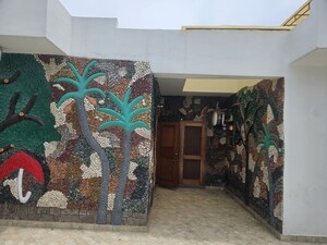 Parking in 6 BHK Villa at Sector 39 – for Sale