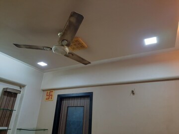 Furnished Amenities in 2 BHK Apartment at Borivali West – for Rent