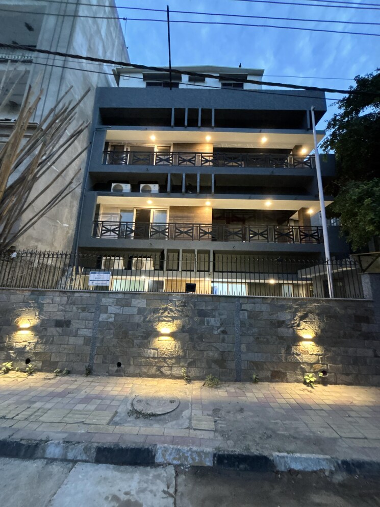 Exterior View, safdarjung enclave 6+ Bedroom 500 Sq.Yd. Independent House In Safdarjung Enclave Delhi 9022344