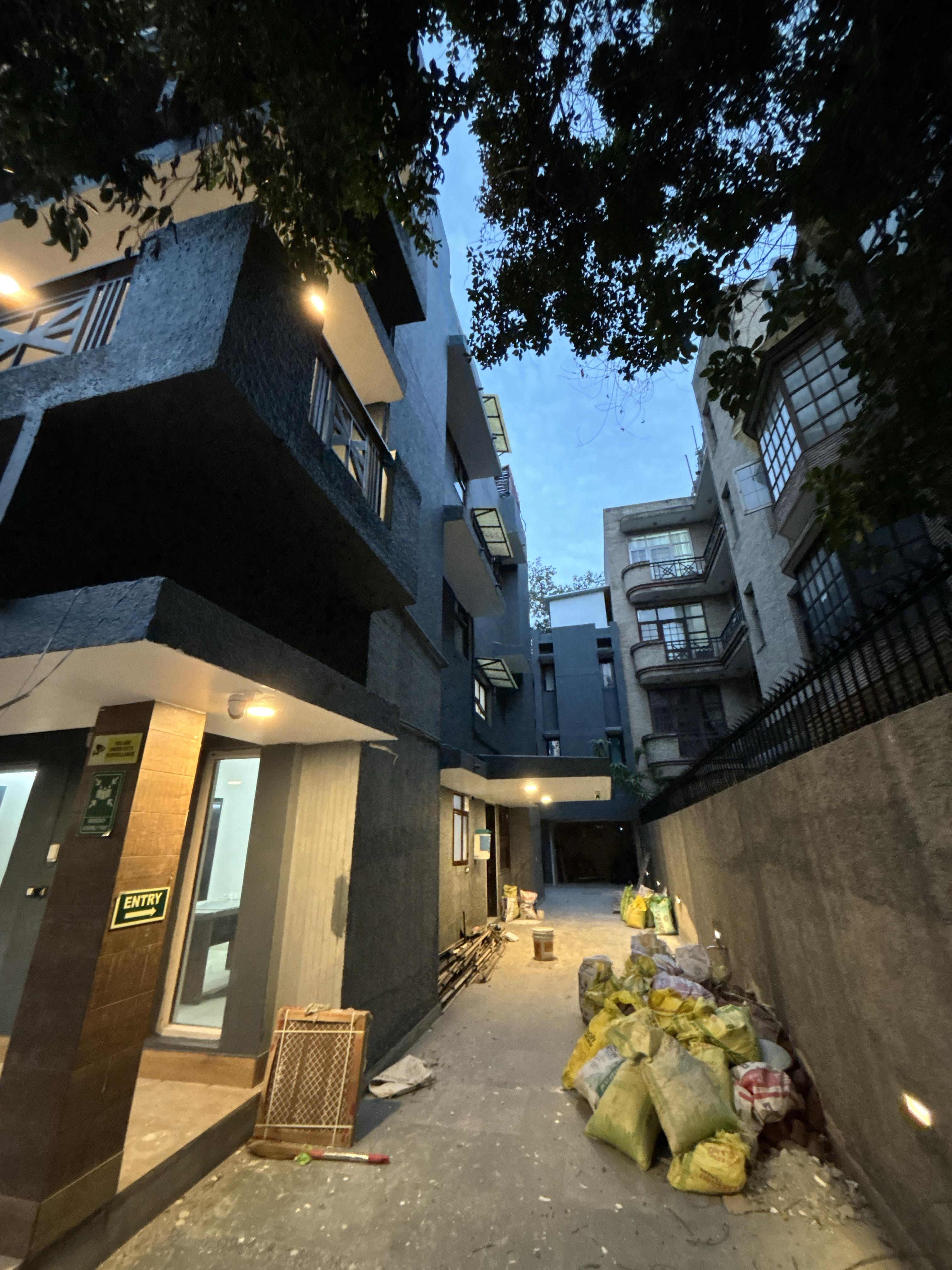 6+ BHK + Pooja Room,Extra Room Independent House For Rent in Safdarjung Enclave 