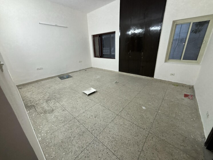 Room, safdarjung enclave 6+ Bedroom 500 Sq.Yd. Independent House In Safdarjung Enclave Delhi 9022344