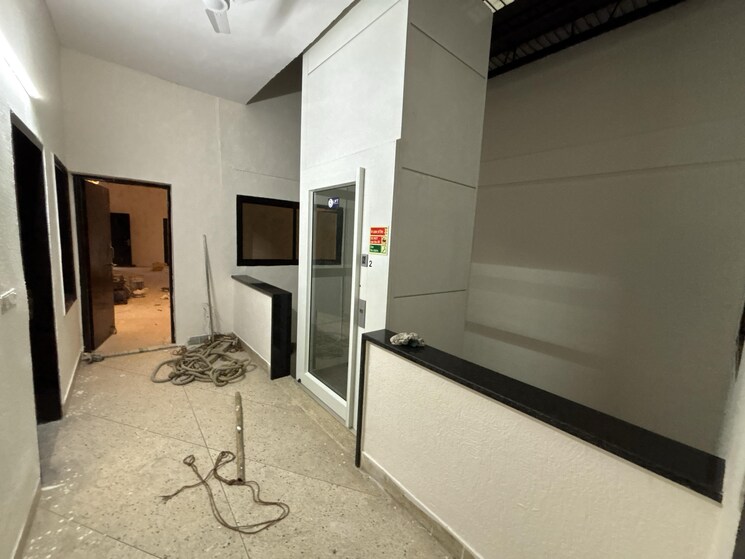 Room, safdarjung enclave 6+ Bedroom 500 Sq.Yd. Independent House In Safdarjung Enclave Delhi 9022344