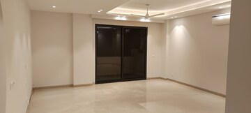 Room in 3 BHK Builder Floor at Safdarjung Enclave – for Rent