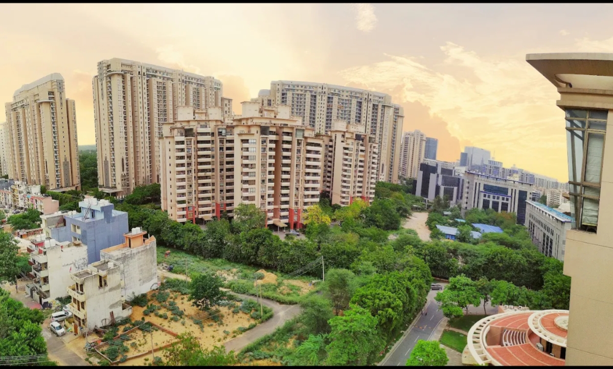 3 BHK + Servant Room Apartment For Sale in Central Park I