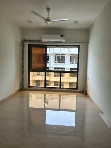 2 BHK Apartment For Rent in Vile Parle West