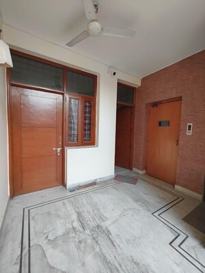 Room in 3 BHK Builder Floor at Chittaranjan Park – for Sale