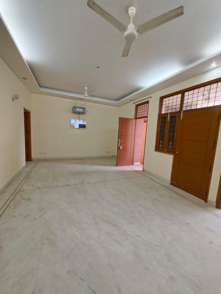 Room, chittaranjan park 3 Bedroom 2200 Sq.Ft. Builder Floor In Chittaranjan Park Delhi 9022437