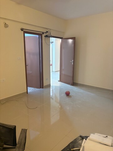Room in 3 BHK Apartment at Mahendra Aarna, Electronic City Phase ii – for Rent