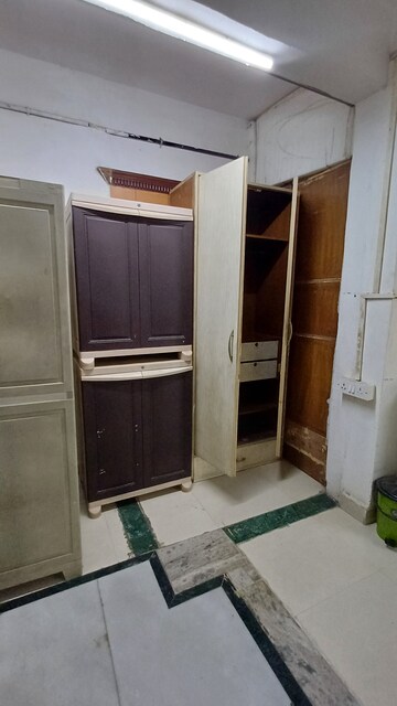 Furnished Amenities in 2 BHK Apartment at Panch Pakhadi – for Rent