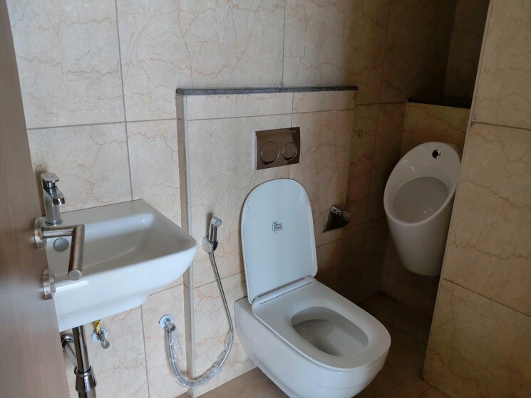 Bathroom, db-orchid-turf-view Commercial Office Space 1870 Sq.Ft. In Mahalaxmi Mumbai 9022443