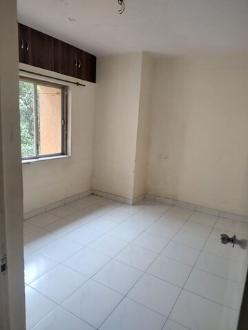 Room in 2 BHK Apartment at Vedant Complex CHS, Samata Nagar – for Rent