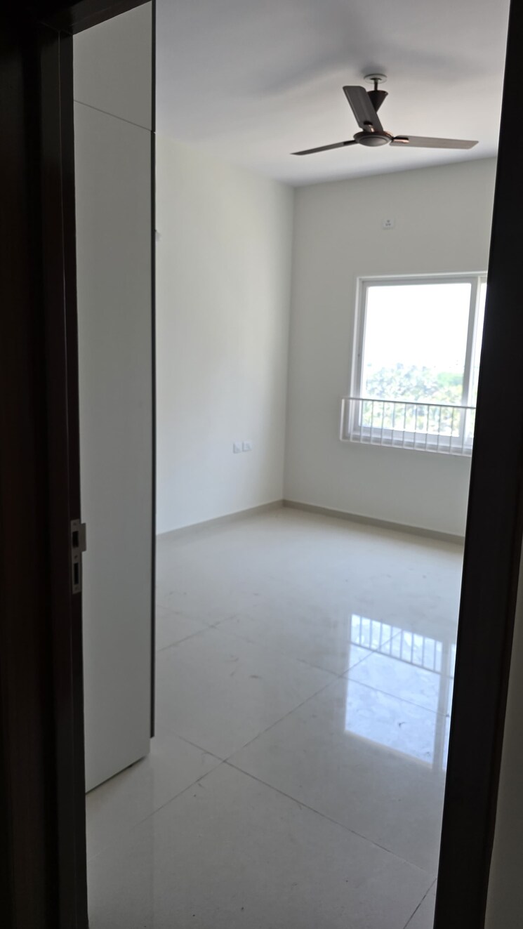 Room, l-t-raintree-boulevard 3 Bedroom 1935 Sq.Ft. Apartment In Hebbal Bangalore 9022471