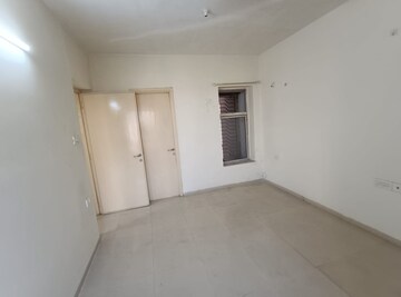 Room in 2 BHK Apartment at Siddhachal Phase 5 CHS Ltd, Vasant Vihar – for Rent