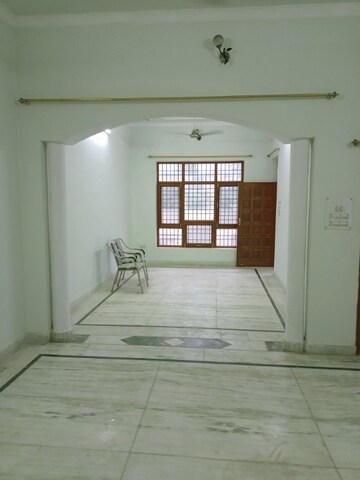 Master Plan in 3 BHK Builder Floor at Gomti Nagar – for Rent