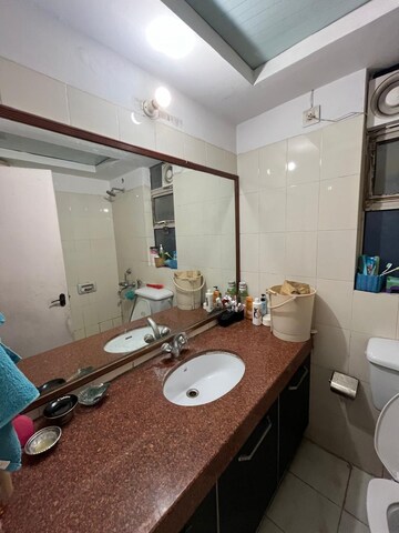 Team Area in 2 BHK Apartment at Ansal Sushant Apartments, Sushant Lok I – for Rent