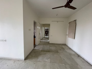 Room in 2 BHK Apartment at Ishan CHS Matunga, Matunga East – for Rent