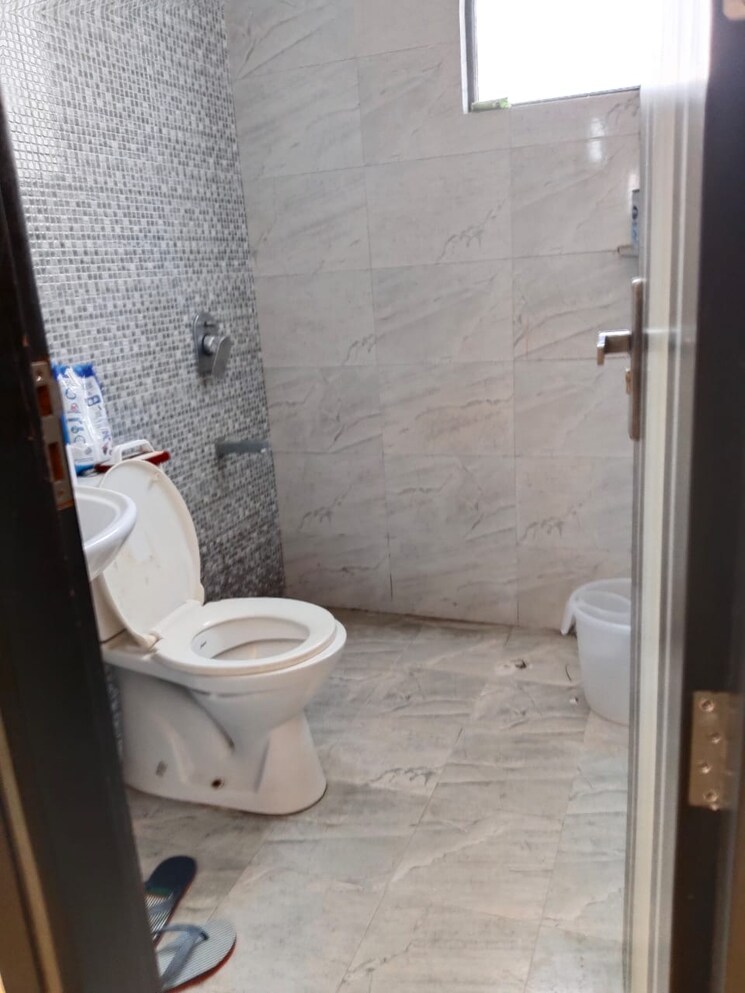 Bathroom, apex-apartments 3 Bedroom 215 Sq.Yd. Builder Floor In Sector 45 Gurgaon 9022552