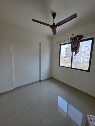 Room in 1 BHK Apartment at Kundan Easterlia, Lohgaon – for Rent