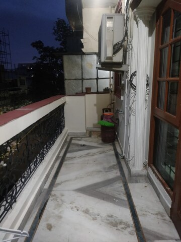 Balcony in 3 BHK Builder Floor at Sushant Lok 2, Sector 57 – for Rent