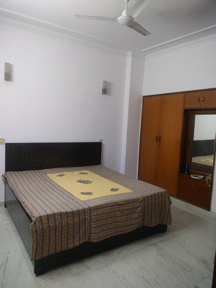 Bedroom, sushant-lok-2 3 Bedroom 300 Sq.Yd. Builder Floor In Sector 57 Gurgaon 9022555