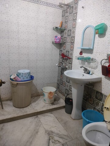 Bathroom in 3 BHK Builder Floor at Sushant Lok 2, Sector 57 – for Rent