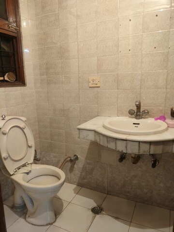 Bathroom in 3 BHK Builder Floor at Sushant Lok 2, Sector 57 – for Rent