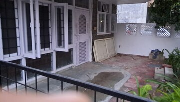Balcony in 3 BHK Builder Floor at Ansal Sushant Lok I, Sector 43 – for Rent