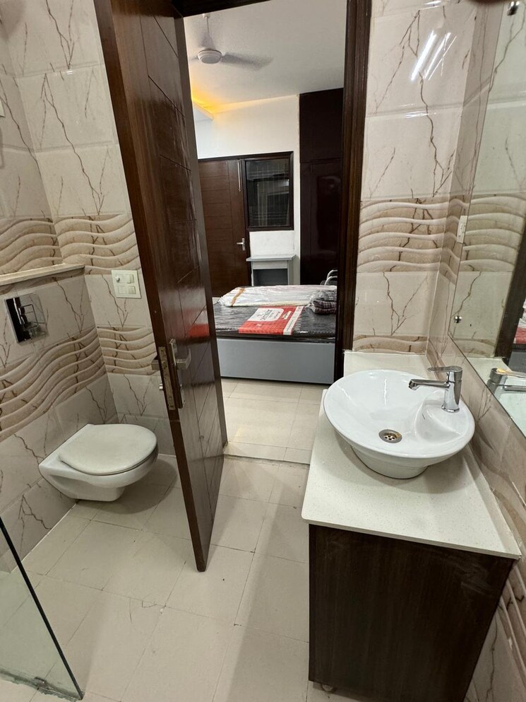 Bathroom, ansal-sushant-lok-i 3 Bedroom 215 Sq.Yd. Builder Floor In Sector 43 Gurgaon 9022566