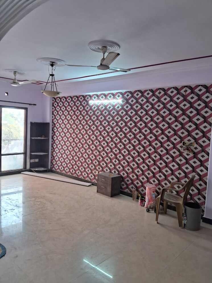 Room, gomti nagar 3 Bedroom 1750 Sq.Ft. Apartment In Gomti Nagar Lucknow 9022576