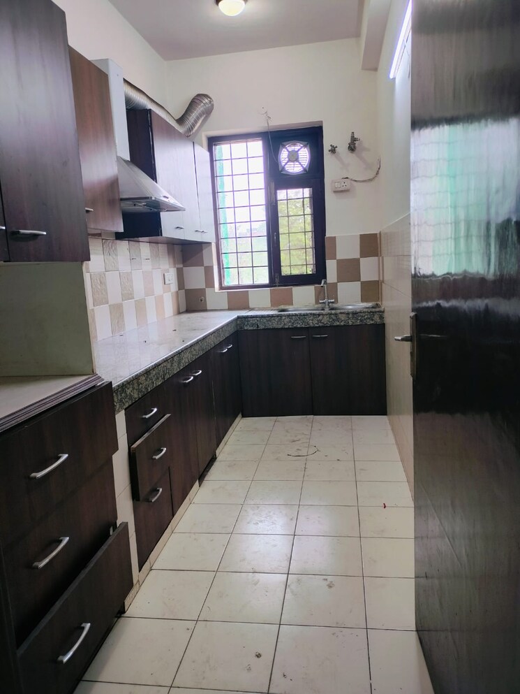 Kitchen, ansal-sushant-residency 3 Bedroom 215 Sq.Yd. Builder Floor In Sushant Lok Iii Gurgaon 9022583