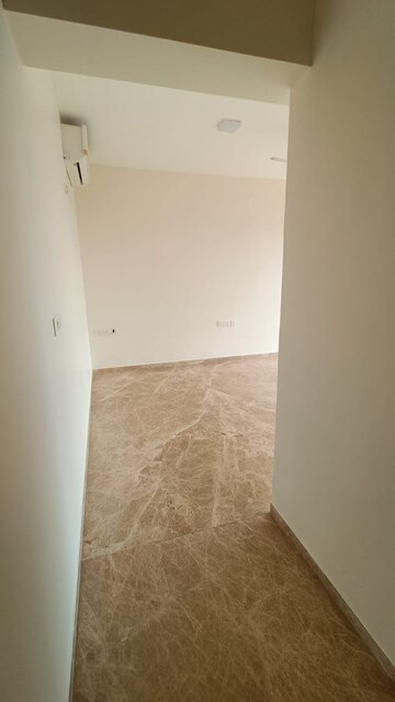 Room in 3 BHK Apartment at Runwal Elegante, Andheri West – for Rent