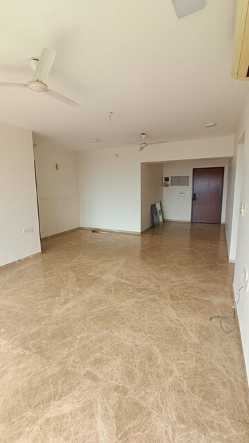 Room in 3 BHK Apartment at Runwal Elegante, Andheri West – for Rent