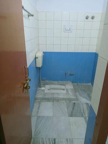 Bathroom in 3 BHK Villa at Gomti Nagar – for Rent