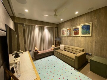 Bedroom in 2.5 BHK Apartment at Oberoi Springs, Andheri West – for Rent
