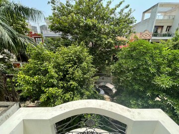 Balcony in 4 BHK Villa at Sector 47 – for Sale