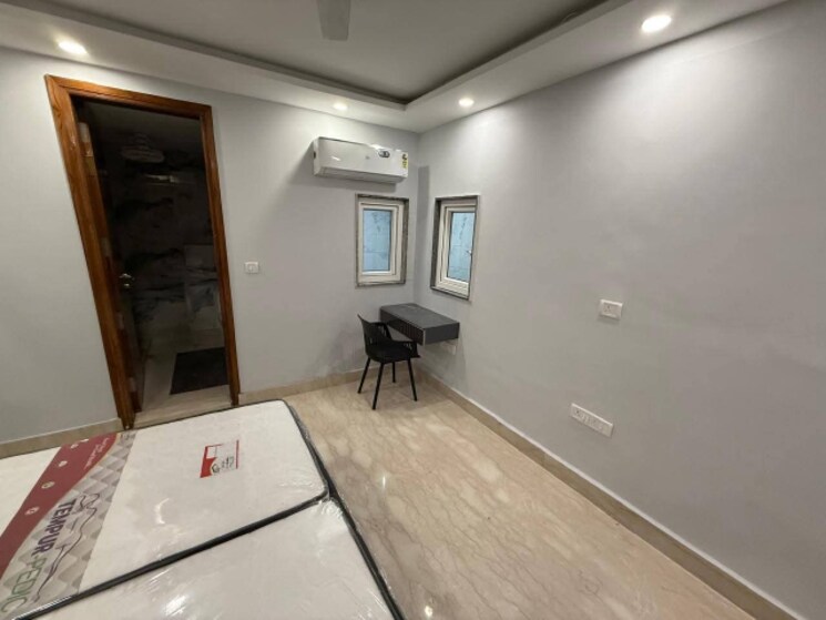 Room, freedom fighters enclave 1 Bedroom 500 Sq.Ft. Apartment In Freedom Fighters Enclave Delhi 9022625