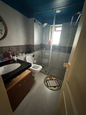 Team Area in 3 BHK Apartment at Lokhandwala Green Acres, Andheri West – for Rent
