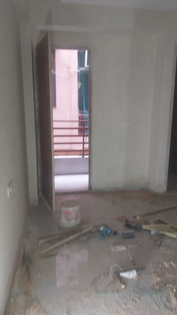 Furnished Amenities in 3.5 BHK Builder Floor at Mayur Vihar – for Sale